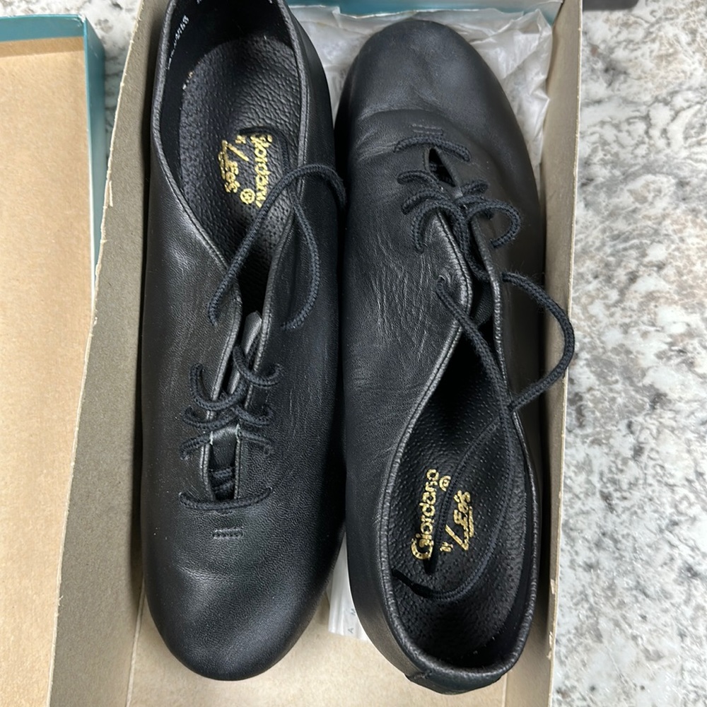 Like new! Leo’s Giordano jazz tap oxford size 8AM